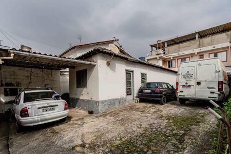 Casa à venda com 250m², 4 quartos e 5 vagas Casa à venda com 250m², 4 quartos e 5 vagasÁrea externa