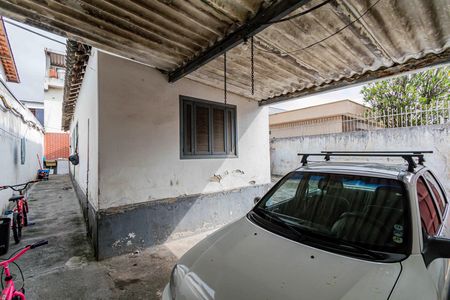 Casa à venda com 250m², 4 quartos e 5 vagas Casa à venda com 250m², 4 quartos e 5 vagasÁrea externa