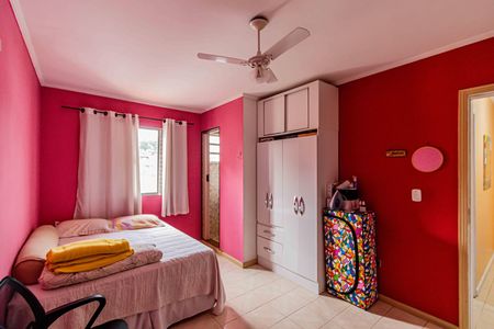 Casa à venda com 250m², 4 quartos e 5 vagas Casa à venda com 250m², 4 quartos e 5 vagasCasa 01