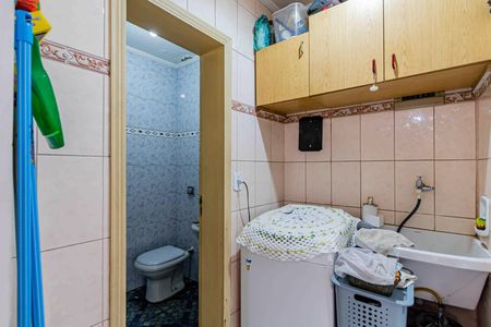 Casa à venda com 250m², 4 quartos e 5 vagas Casa à venda com 250m², 4 quartos e 5 vagasCasa 01