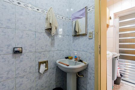 Casa à venda com 250m², 4 quartos e 5 vagas Casa à venda com 250m², 4 quartos e 5 vagasCasa 01
