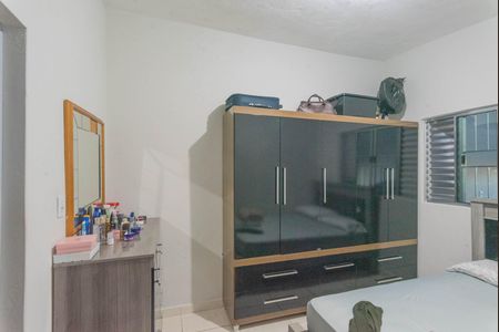 Casa à venda com 70m², 2 quartos e 2 vagas Casa à venda com 70m², 2 quartos e 2 vagasSuíte