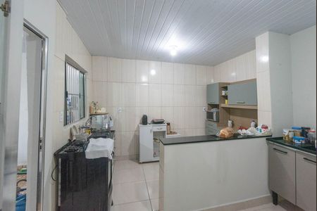 Casa à venda com 70m², 2 quartos e 2 vagas Casa à venda com 70m², 2 quartos e 2 vagasCozinha