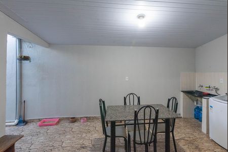 Casa à venda com 70m², 2 quartos e 2 vagas Casa à venda com 70m², 2 quartos e 2 vagasCozinha