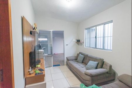 Casa à venda com 70m², 2 quartos e 2 vagas Casa à venda com 70m², 2 quartos e 2 vagasSala