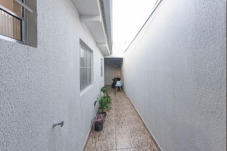 Casa à venda com 70m², 2 quartos e 2 vagas Casa à venda com 70m², 2 quartos e 2 vagasCorredor