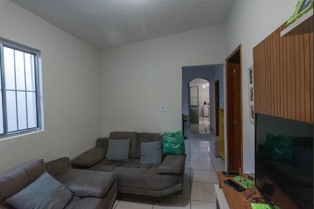 Casa à venda com 70m², 2 quartos e 2 vagas Casa à venda com 70m², 2 quartos e 2 vagasSala