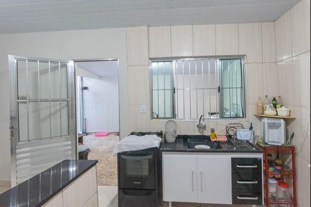 Casa à venda com 70m², 2 quartos e 2 vagas Casa à venda com 70m², 2 quartos e 2 vagasCozinha