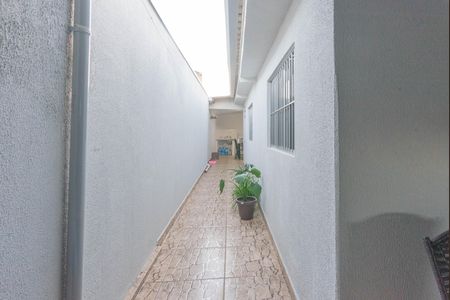 Casa à venda com 70m², 2 quartos e 2 vagas Casa à venda com 70m², 2 quartos e 2 vagasCorredor