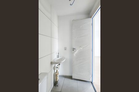 Apartamento à venda com 45m², 2 quartos e sem vaga Apartamento à venda com 45m², 2 quartos e sem vagaBanheiro