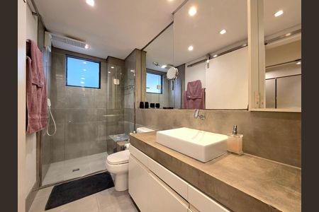 Apartamento à venda com 80m², 1 quarto e 1 vaga Apartamento à venda com 80m², 1 quarto e 1 vagaBanheiro da Suíte