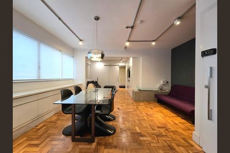 Apartamento à venda com 80m², 1 quarto e 1 vaga Apartamento à venda com 80m², 1 quarto e 1 vagaSala