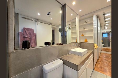 Apartamento à venda com 80m², 1 quarto e 1 vaga Apartamento à venda com 80m², 1 quarto e 1 vagaBanheiro da Suíte