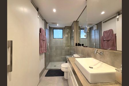 Apartamento à venda com 80m², 1 quarto e 1 vaga Apartamento à venda com 80m², 1 quarto e 1 vagaBanheiro da Suíte
