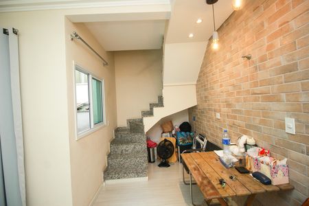Apartamento à venda com 96m², 2 quartos e 1 vagaEscada