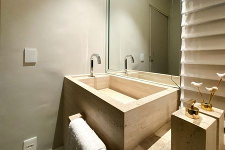 Apartamento à venda com 290m², 4 quartos e 2 vagas Apartamento à venda com 290m², 4 quartos e 2 vagasLavabo