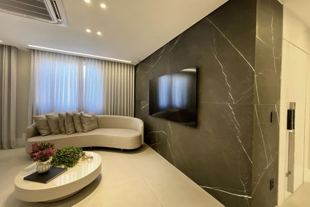 Apartamento à venda com 290m², 4 quartos e 2 vagas Apartamento à venda com 290m², 4 quartos e 2 vagasSala de Estar