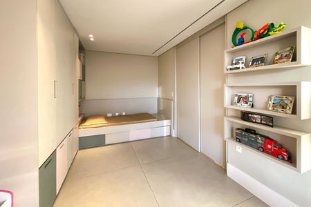 Apartamento à venda com 290m², 4 quartos e 2 vagas Apartamento à venda com 290m², 4 quartos e 2 vagasQuarto 4