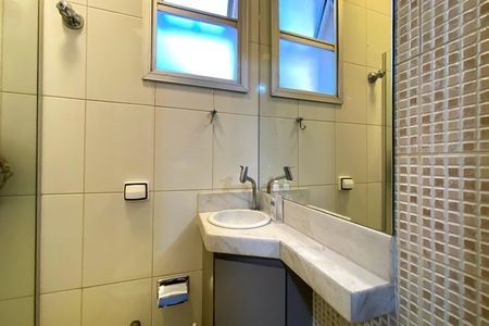 Apartamento à venda com 290m², 4 quartos e 2 vagas Apartamento à venda com 290m², 4 quartos e 2 vagasBanheiro de serviço