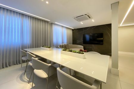 Apartamento à venda com 290m², 4 quartos e 2 vagas Apartamento à venda com 290m², 4 quartos e 2 vagasCopa