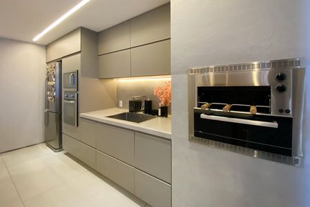 Apartamento à venda com 290m², 4 quartos e 2 vagas Apartamento à venda com 290m², 4 quartos e 2 vagasCozinha