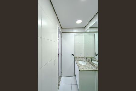 Apartamento para alugar com 66m², 2 quartos e 1 vaga Apartamento para alugar com 66m², 2 quartos e 1 vagaBanheiro
