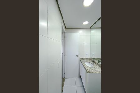Apartamento para alugar com 66m², 2 quartos e 1 vaga Apartamento para alugar com 66m², 2 quartos e 1 vagaBanheiro da Suíte
