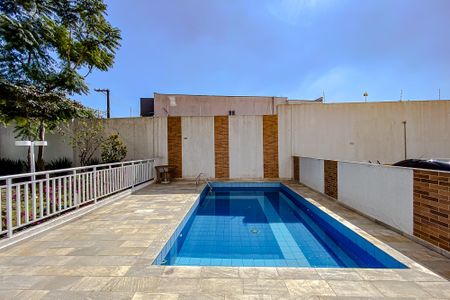 Apartamento para alugar com 66m², 2 quartos e 1 vagaÁrea comum - Piscina