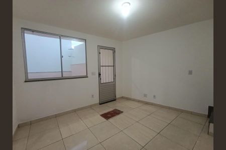 Sala de casa para alugar com 2 quartos, 90m² em Andrade Araujo, Belford Roxo