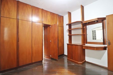 Casa para alugar com 200m², 4 quartos e 2 vagasQuarto 3 - Suíte
