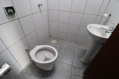 Casa para alugar com 200m², 4 quartos e 2 vagasBanheiro de serviço