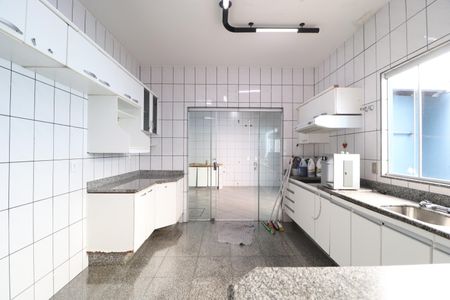 Casa para alugar com 200m², 4 quartos e 2 vagasCozinha