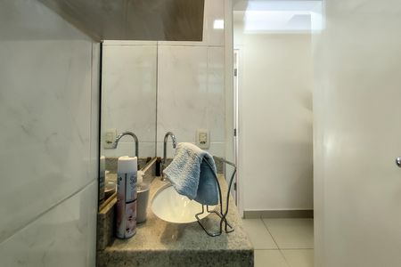 Apartamento à venda com 55m², 2 quartos e 2 vagas Apartamento à venda com 55m², 2 quartos e 2 vagasBanheiro