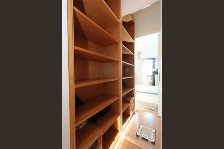 Apartamento para alugar com 82m², 3 quartos e 2 vagas Apartamento para alugar com 82m², 3 quartos e 2 vagasCloset da suíte