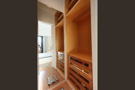 Apartamento para alugar com 82m², 3 quartos e 2 vagas Apartamento para alugar com 82m², 3 quartos e 2 vagasCloset da suíte