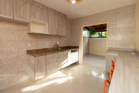 Casa de condomínio para alugar com 95m², 3 quartos e 3 vagas Casa de condomínio para alugar com 95m², 3 quartos e 3 vagasCozinha e Área de Serviço