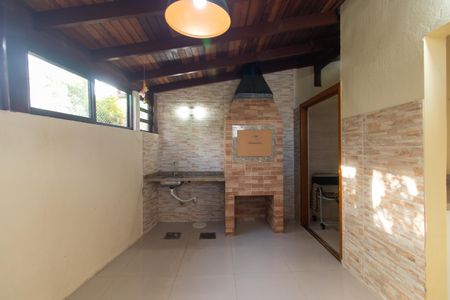Casa de condomínio para alugar com 95m², 3 quartos e 3 vagas Casa de condomínio para alugar com 95m², 3 quartos e 3 vagasChurrasqueira