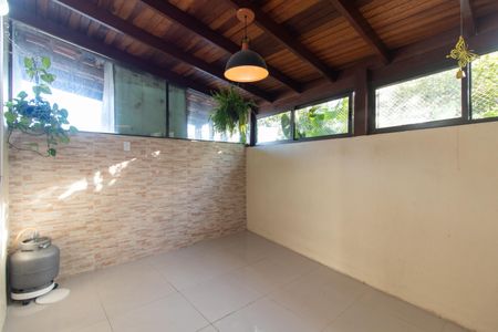 Casa de condomínio para alugar com 95m², 3 quartos e 3 vagas Casa de condomínio para alugar com 95m², 3 quartos e 3 vagasChurrasqueira