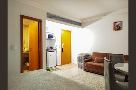 Studio à venda com 28m², 1 quarto e 1 vaga Studio à venda com 28m², 1 quarto e 1 vagaStudio com sala e cozinha