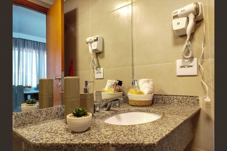 Studio à venda com 28m², 1 quarto e 1 vaga Studio à venda com 28m², 1 quarto e 1 vagaBanheiro
