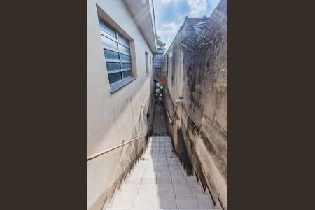 Casa à venda com 463m², 4 quartos e 2 vagas Casa à venda com 463m², 4 quartos e 2 vagasEscada