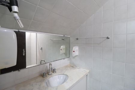 Casa para alugar com 431m², 3 quartos e 2 vagasBanheiro Social 1