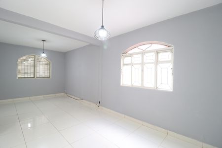 Sala de casa para alugar com 3 quartos, 431m² em Umuarama, Uberlândia