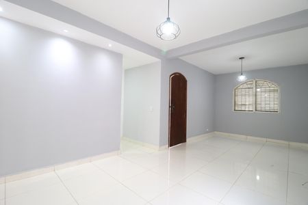 Casa para alugar com 431m², 3 quartos e 2 vagasSala