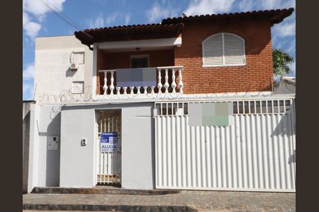 Casa para alugar com 431m², 3 quartos e 2 vagasFachada