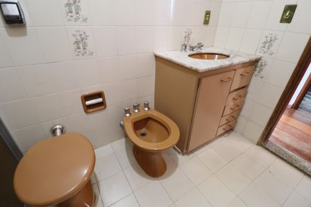 Casa para alugar com 431m², 3 quartos e 2 vagasBanheiro Social 2