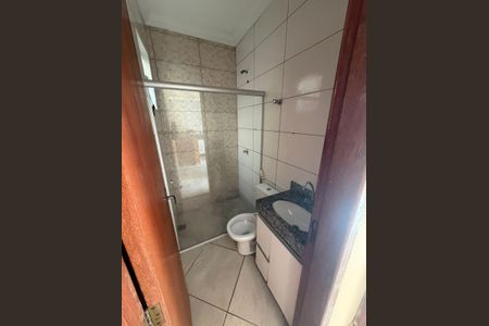 Banheiro de apartamento para alugar com 2 quartos, 48m² em Parque Xangri-Lá, Contagem