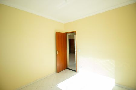 Quarto 2 de apartamento para alugar com 2 quartos, 48m² em Parque Xangri-lá, Contagem