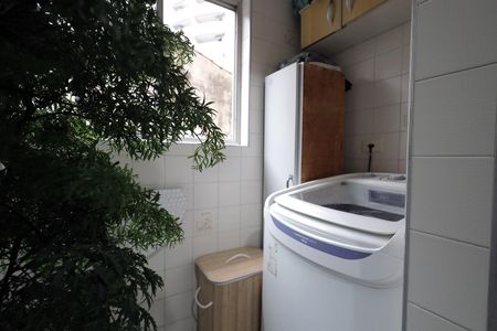 Apartamento à venda com 58m², 2 quartos e 1 vaga Apartamento à venda com 58m², 2 quartos e 1 vagaÁrea de Serviço