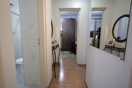 Corredor de apartamento à venda com 2 quartos, 58m² em Vila Valparaíso, Santo André